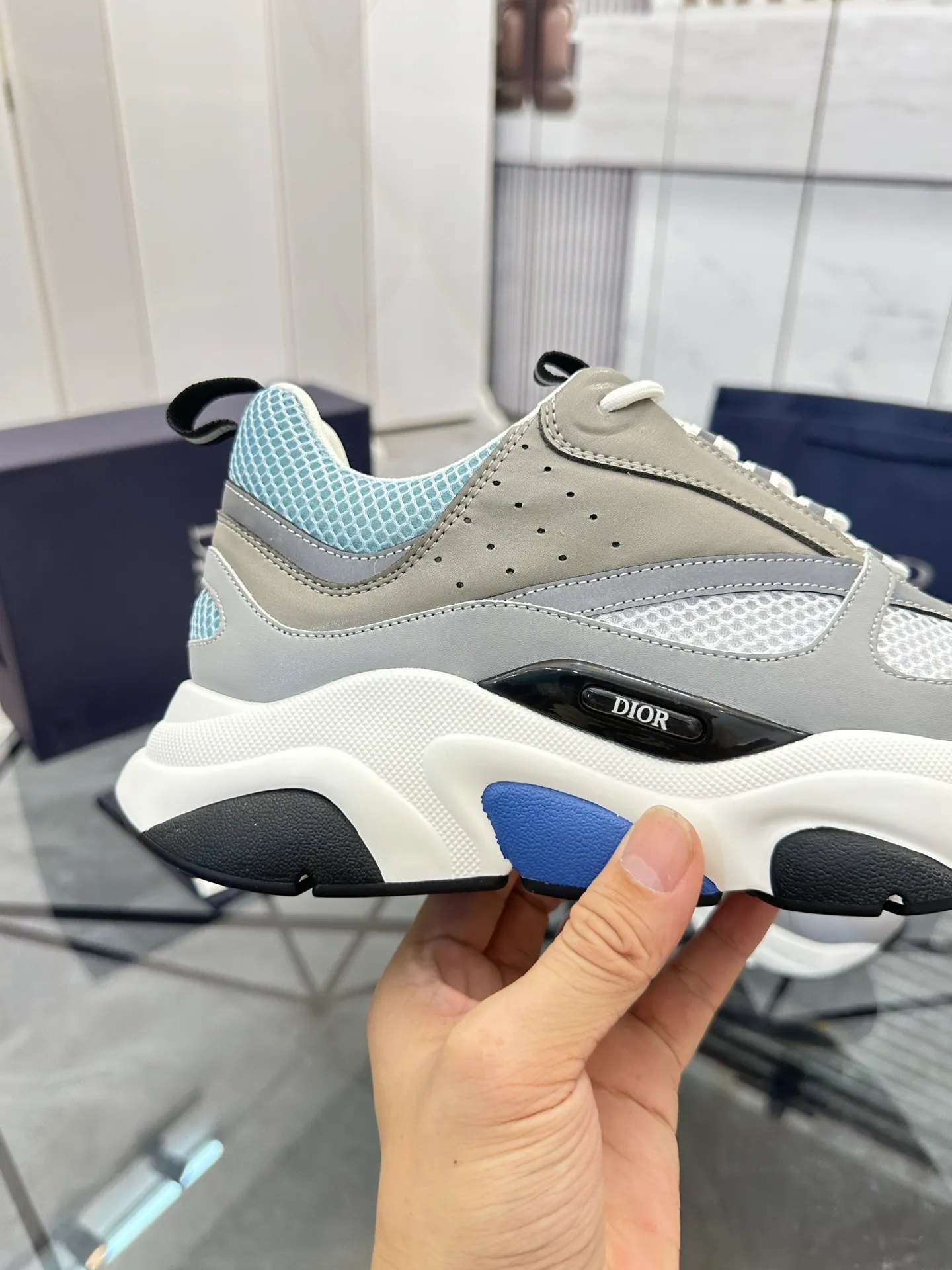 Men's shoes: 💰P460¥ Ready in Guangzhou, fully packaged Product trademark: Dior* "Dior*" low-top casual shoes Regular size: 38-46 (can be customized to 47) B22 Product materials: imported cowhide leather upper spliced ​​with original fabric, breathable lining, original outsole. Number: 920